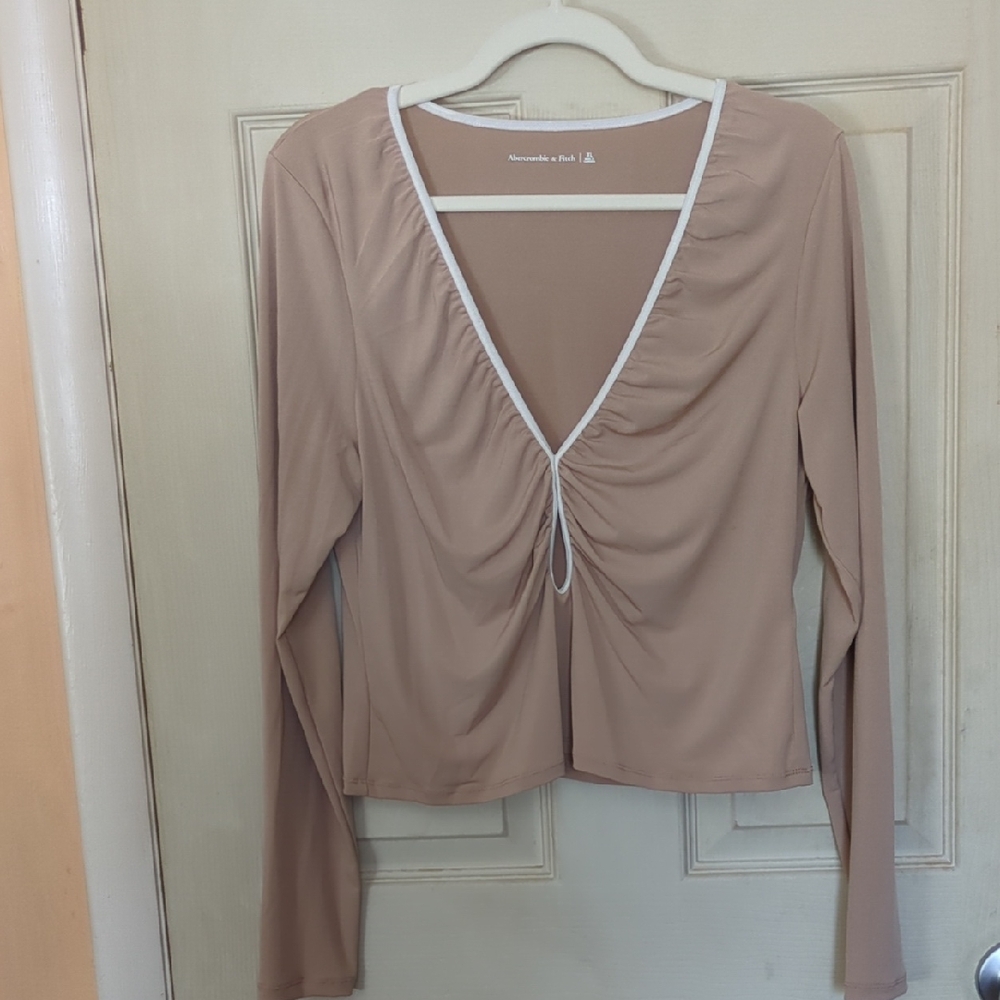 NWOT Abercrombie Fitch XL Slinky Keyhole Top Biege